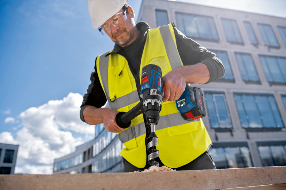 Bosch Professional GSB 18V-150 C (Solo) Akülü Darbeli Delme/Vidalama Makinesi