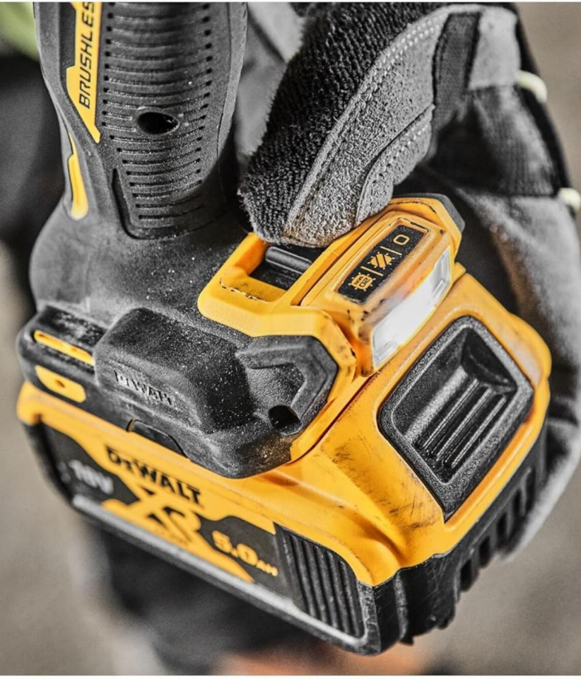Dewalt Dcd805p2t 18v 5.0ah Li-ıon Kömürsüz Çift Akülü Darbeli Matkap