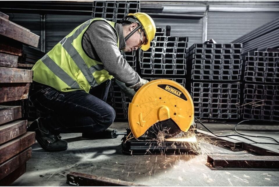 DeWALT 2300W 355MM PROFİL KESME MAKİNESİ