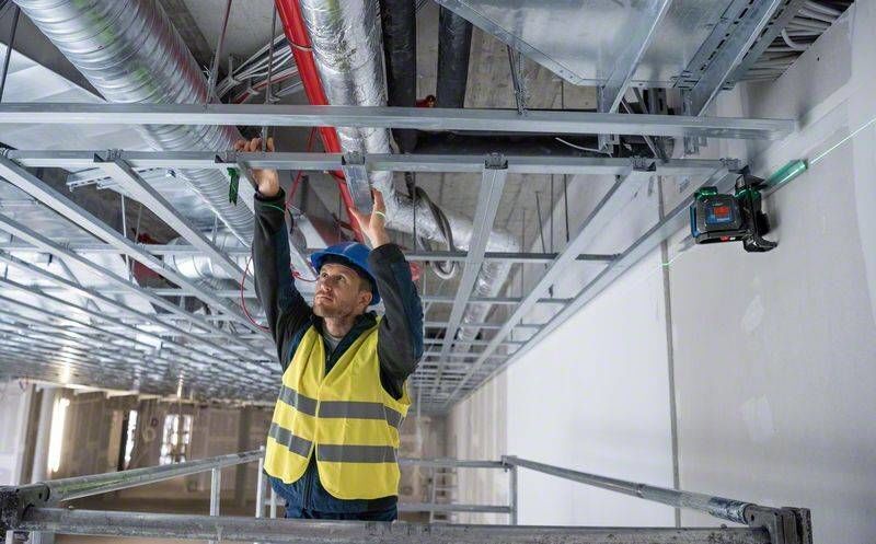 BOSCH GLL 2-20 G (Yeşil Lazer) + LB10 Universal Tutucu + DK10 Tavan Klipsi Profesyonel 360º Düzlemsel Hizalama Lazeri (120º Dikey Lazer)