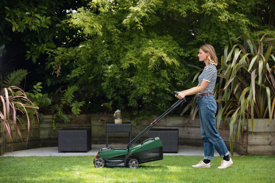 Bosch CityMower 18V-32-300 Akülü Çim Biçme Makinesi