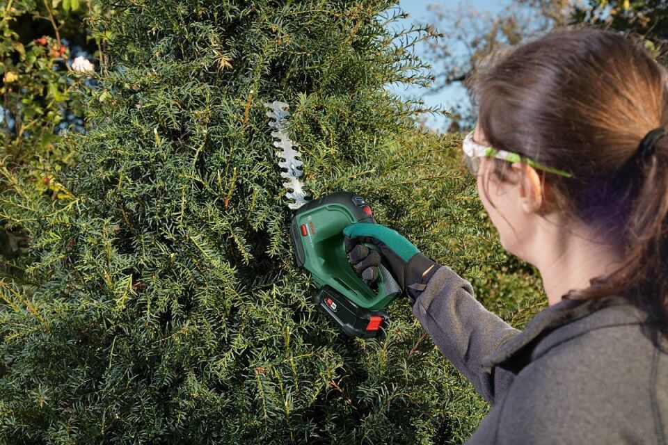 Bosch AdvancedShear 18V-10 Akülü Çim Biçme Makası